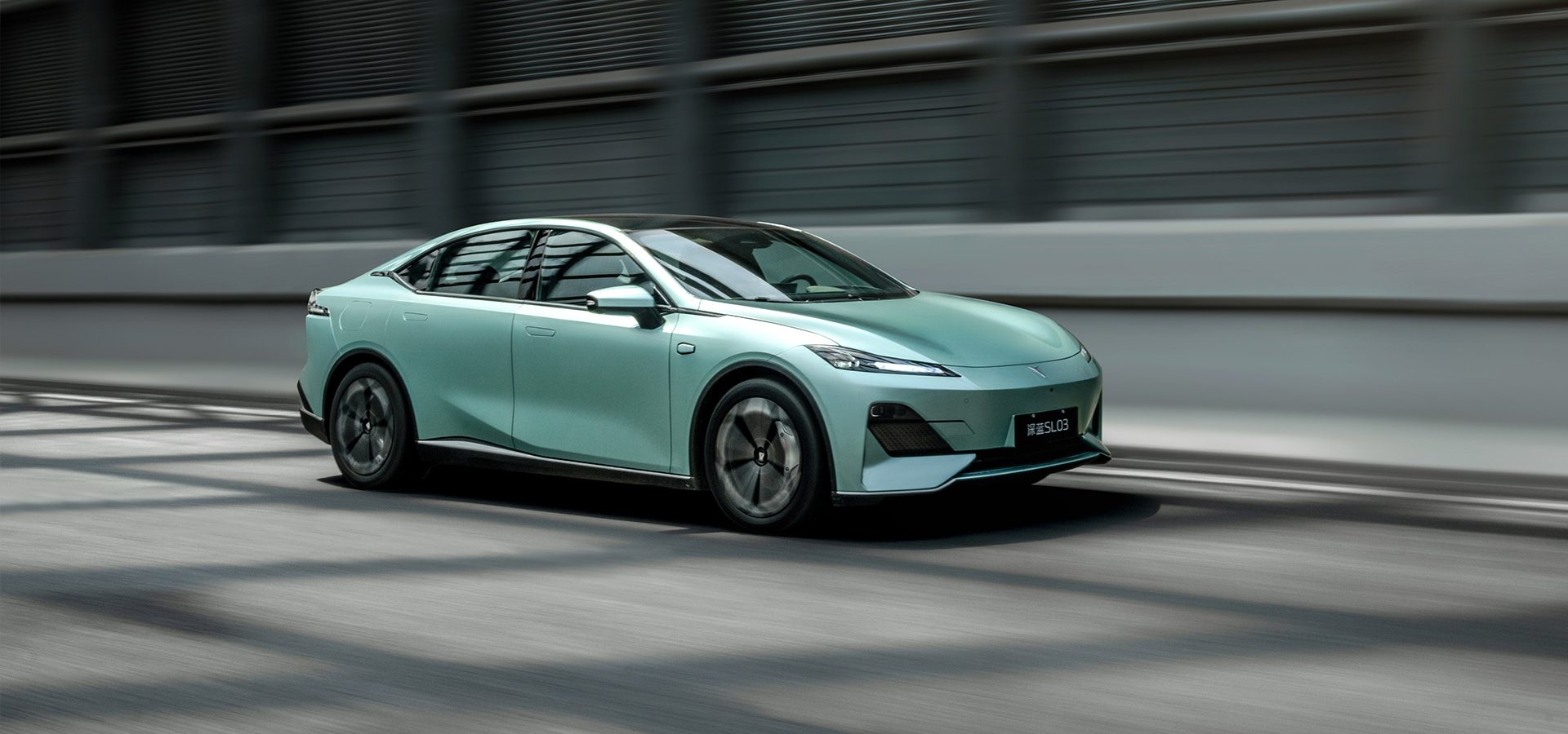 Гібридний автомобіль Deepal SL03